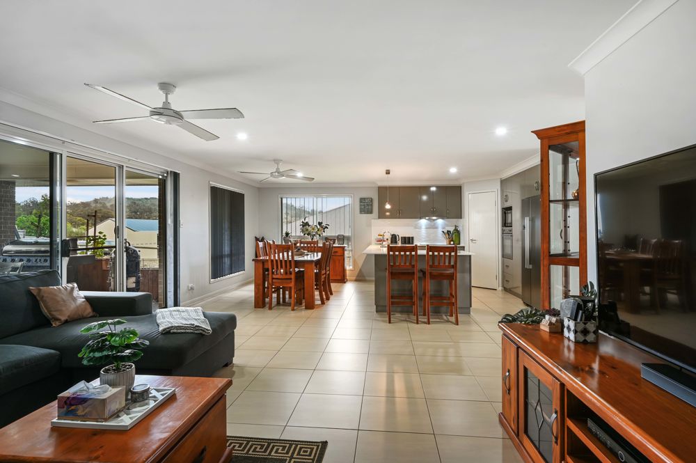 15 ROSELLA GARDENS DR, MERINGANDAN WEST QLD 4352, 0房, 0浴, House