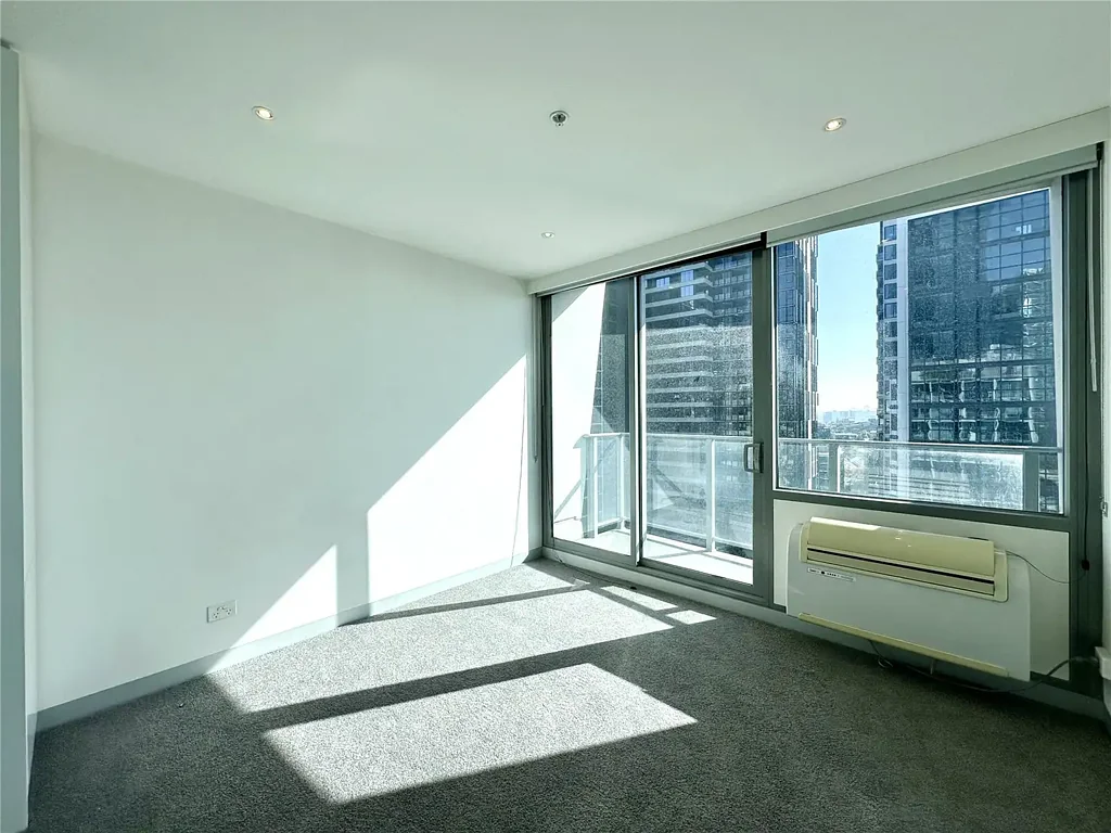 UNFURNISHED ONE BEDROOM PLUS SEPERATED STUDY APARTMENT IN FLAGSTAFF PLACE - WEST MELBOURNE