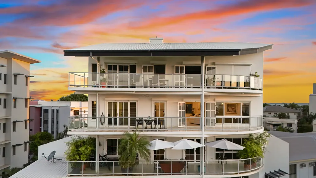 Larrakeyah 3ห้องนอน Sophisticated Living with Stunning Coastal Views!