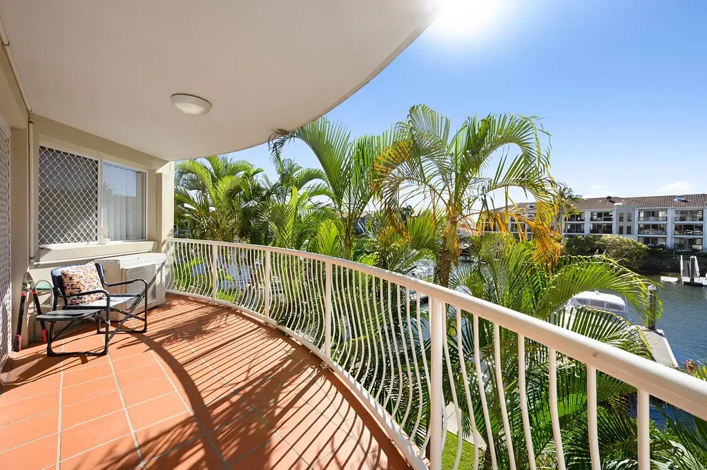 Runaway Bay 2침실 North-Facing Lifestyle Opportunity in Prime Waterfront Precinct - Marina Birth included