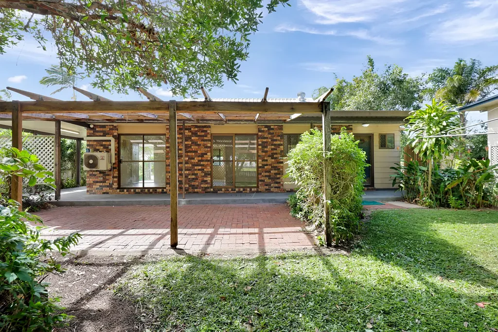 Andergrove 3房  Backing Onto Nature, Close to Everything!