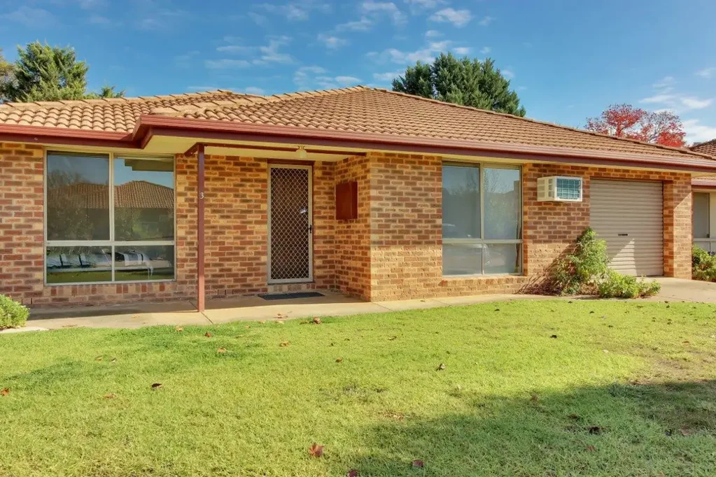 Beautifully Furnished Central Unit