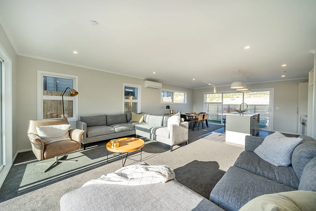 Kelson 4Zimmer SUN, VIEWS, PRIVACY, BRAND NEW!!