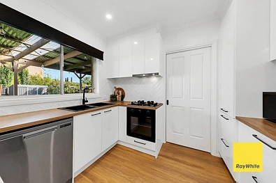 6 BENAUD PL, EPPING VIC 3076, 3 침실, 1 욕실, House