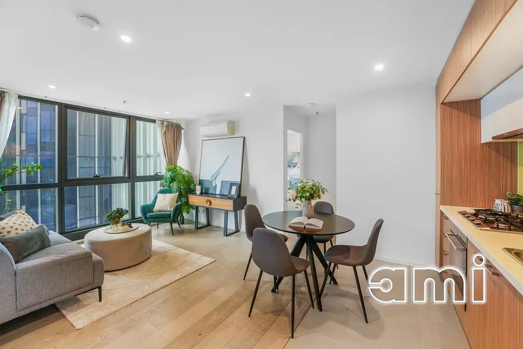 Unfurnished  2 BED 2BATH HIGH RISE APARTMENT, CLOSE TO EVERYWHERE