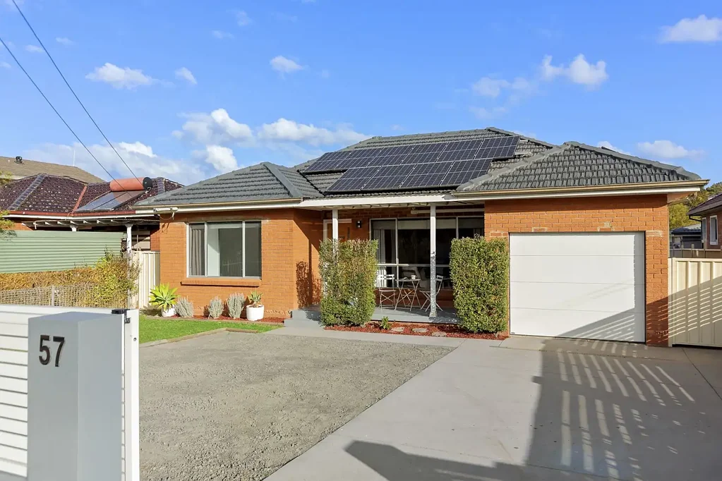 Spacious 3 Bedroom House - Ideal for NDIS Use