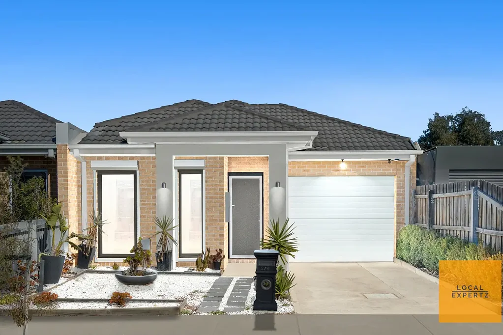 2/9 Cooloongup Crescent, Harkness, VIC 3337