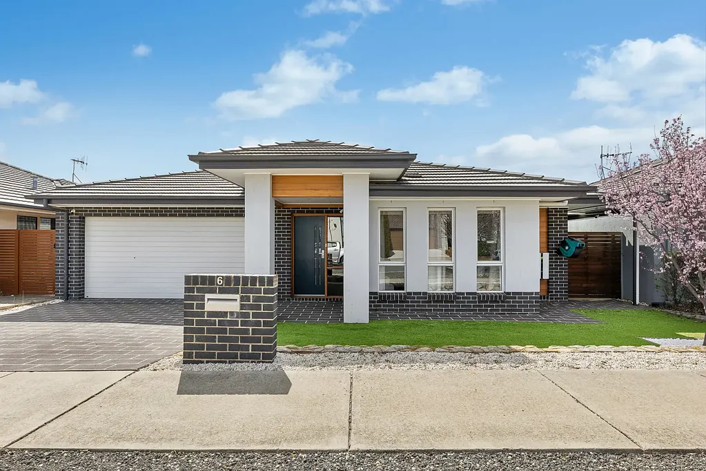 6 Maranunga Crescent, Crace, ACT 2911