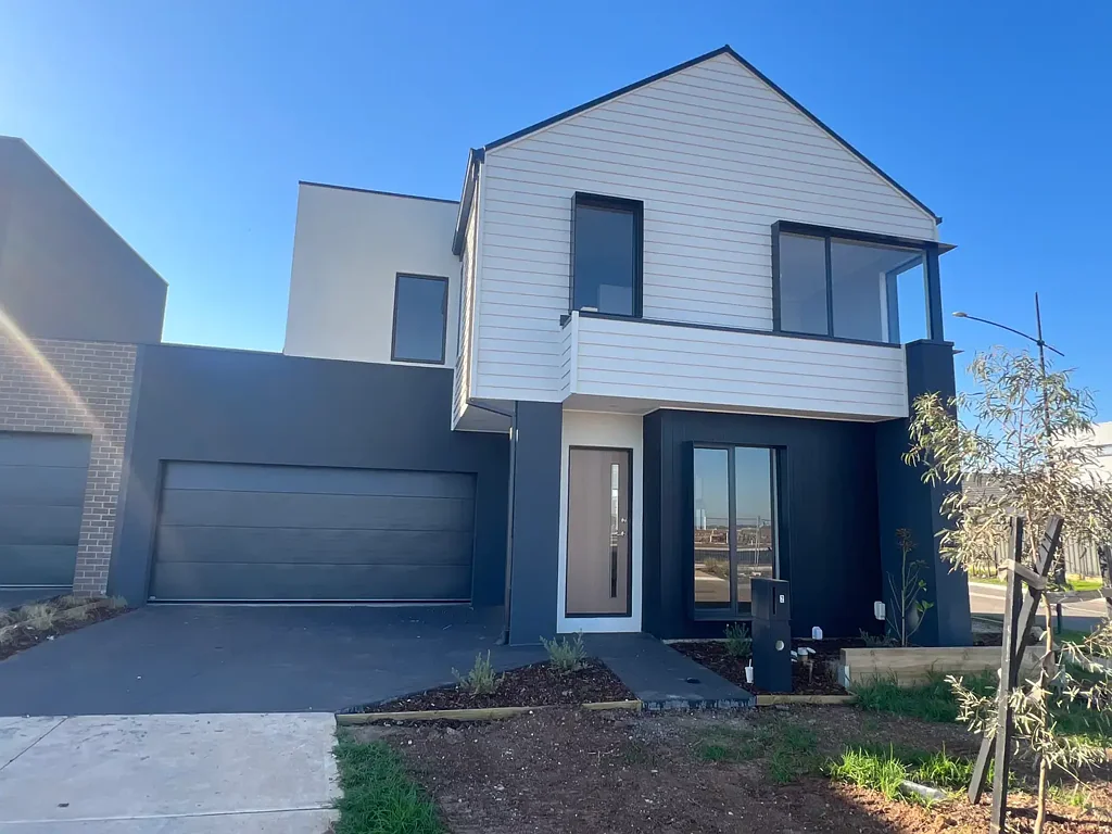 Stunning 4-Bedroom Family Home in Fraser Rise
