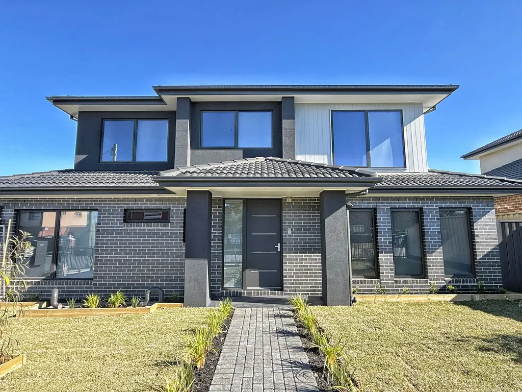 Brand-New Luxury 4-Bedroom townhouse