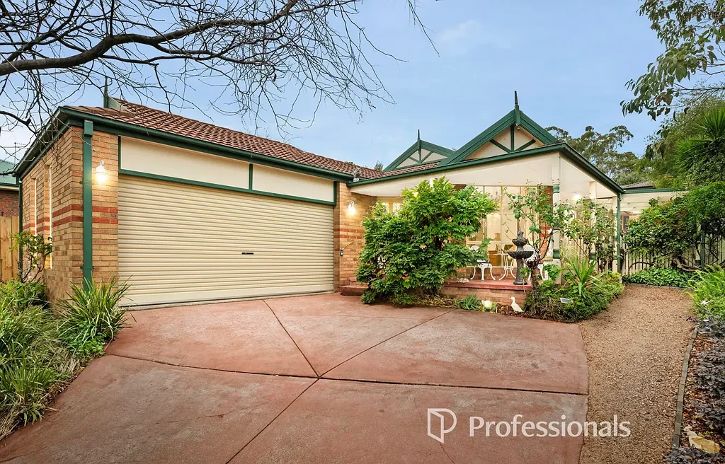 Lilydale 5Habitaciones SPACIOUS 5-BEDROOM FAMILY HOME WITH MULTIPLE LIVING AREAS IN QUIET CUL-DE-SAC