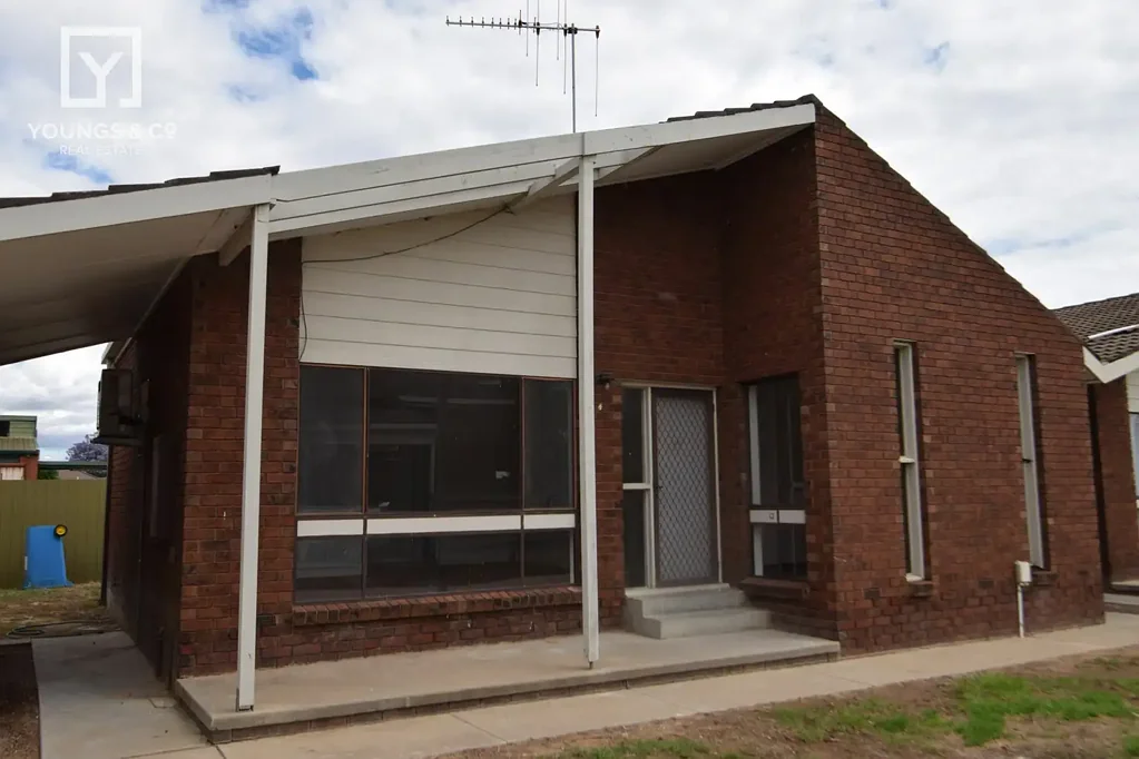 RENOVATED - LARGE TWO BEDROOM UNIT