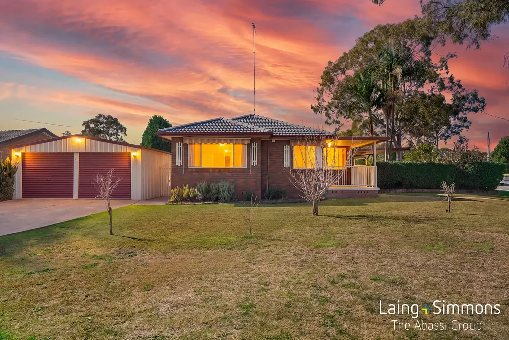 South Penrith 3 Bedroom Big Corner Block, Sparkling Pool & All the Space a Family Could Want