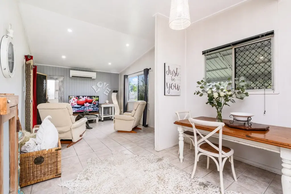 Torquay 3房  3 BEDROOM PROPERTY IN TORQUAY JUST A FEW MINUTES WALK TO THE BEACH
