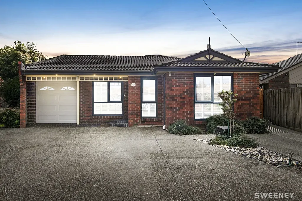 Altona Meadows 4 Bedroom The Perfect Move-In-Ready Family Home in a Highly Sought After Altona Meadows Pocket!