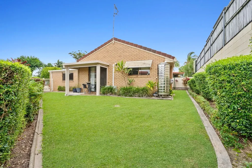 Labrador 2બેડરૂમ Immaculate and Private 2-bedroom Duplex – Offered for the first time in over 35 years.