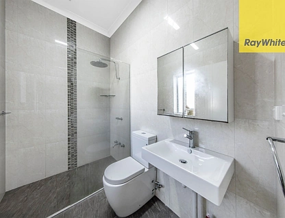38 Fullagar Road, Wentworthville, Parramatta (Northwest suburbs), 4部屋, 2バスルーム, House