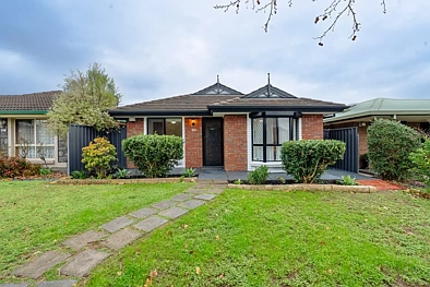 Pooraka 3房  TWO STREETS, ONE HOME & ENDLESS POSSIBILITIES.