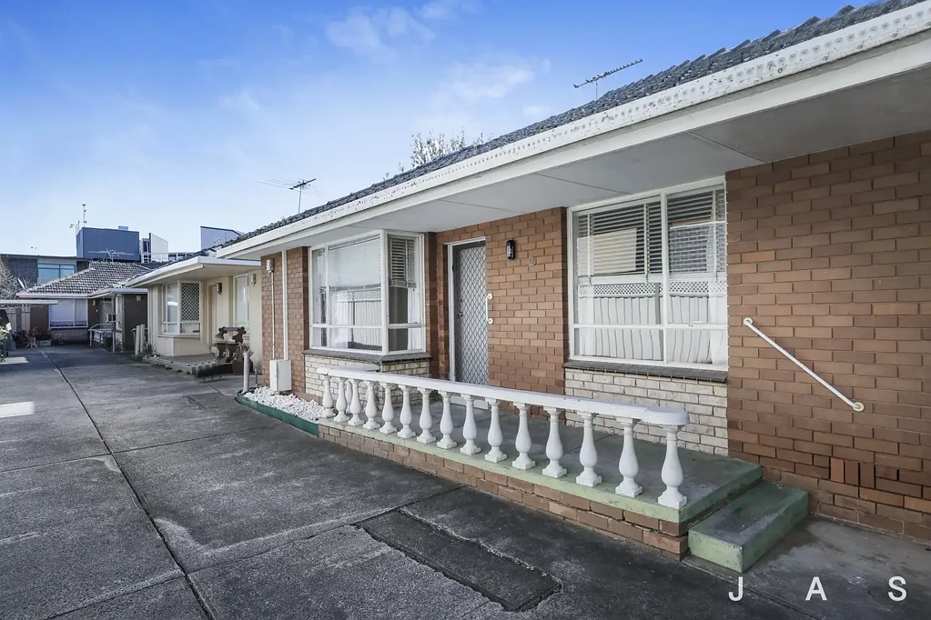 Freshly Updated Villa Unit in the Heart of Kingsville