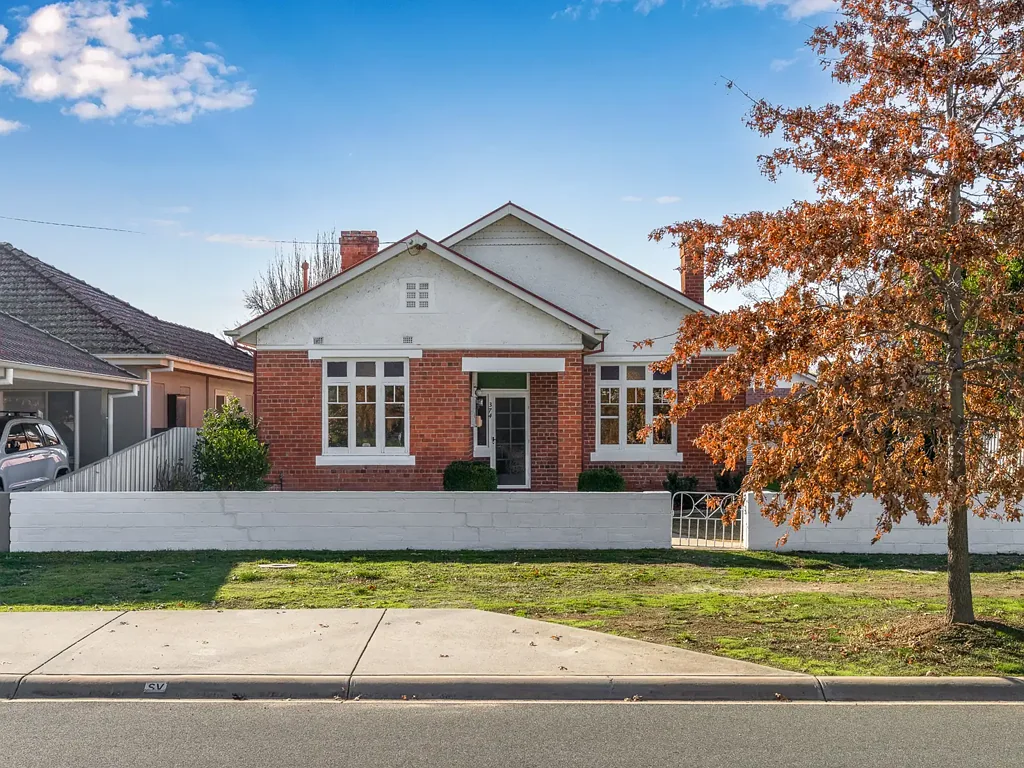 Spacious Family Living with Room for Everyone
