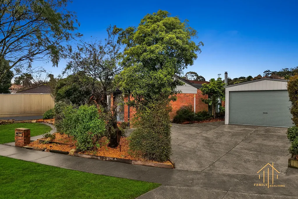 Narre Warren 4房 宽敞的家庭生活空间，占地745平方米，位于宁静小巷！ Spacious Family Living on 745sqm in a Peaceful Court!