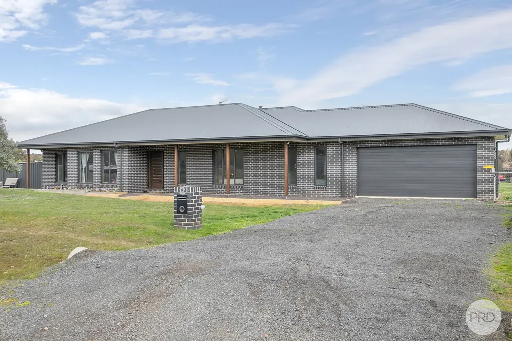 2 Taylors Road, Haddon, VIC 3351