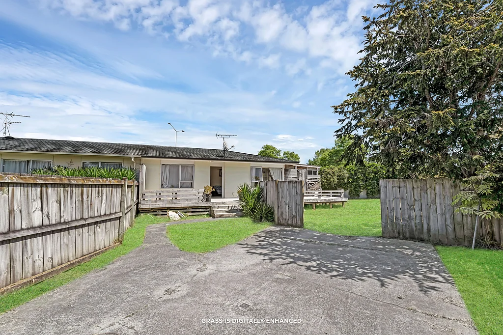 Conifer Grove 2Kwarto Potential in sought-after Conifer Grove