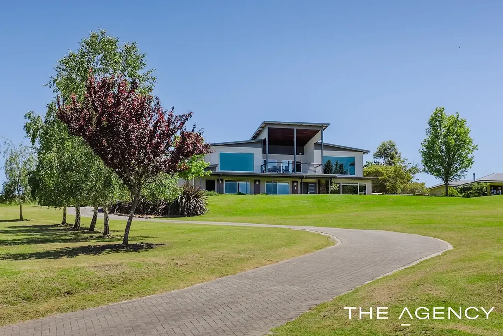 Shadforth 4部屋 Elevated Luxury Home with Stunning Views