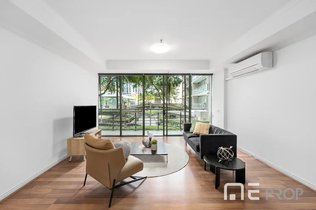Stylish City Living in Southbank