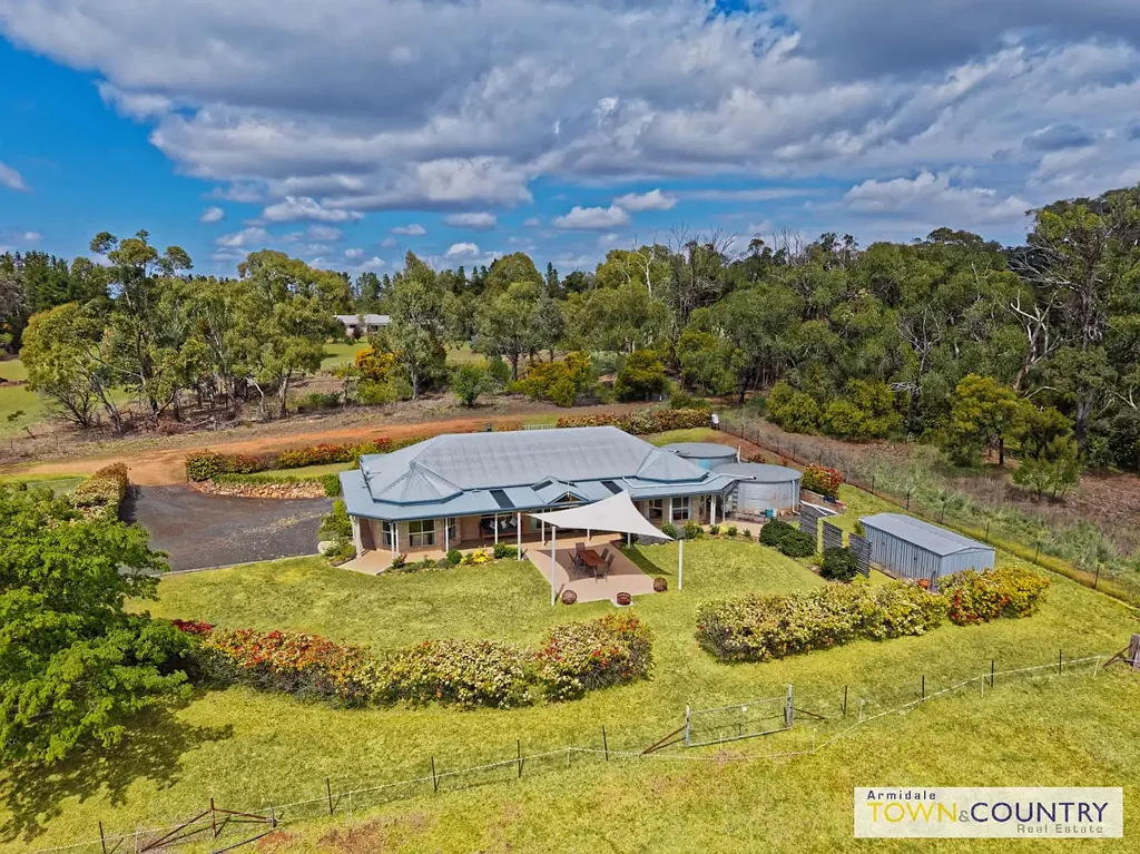 Armidale 6ਬੈੱਡਰੂਮ 105 Marble Hill Road, Saumarez Ponds