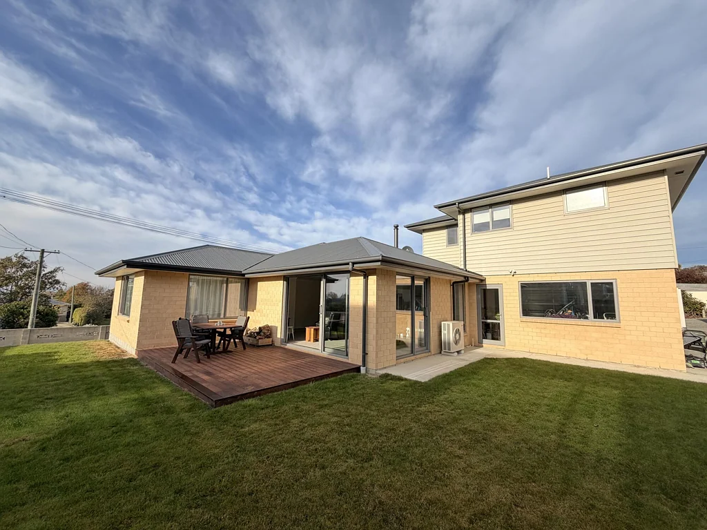 Oamaru 4 Bedroom Ready for a life that feels lighter?