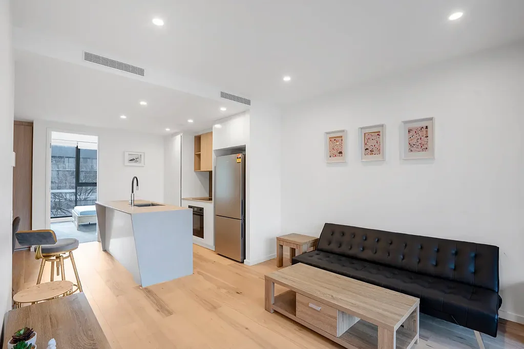 Elegant Inner-City Living – Contemporary Two-Bedroom Apartment