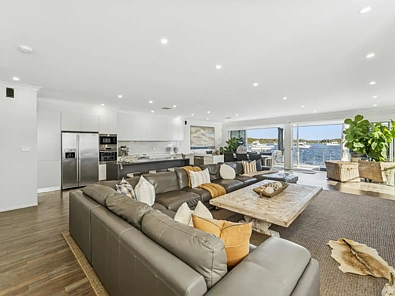 1 Marks Parade, Marks Point, NSW 2280, 6 Bedrooms, 5 Bathrooms, House