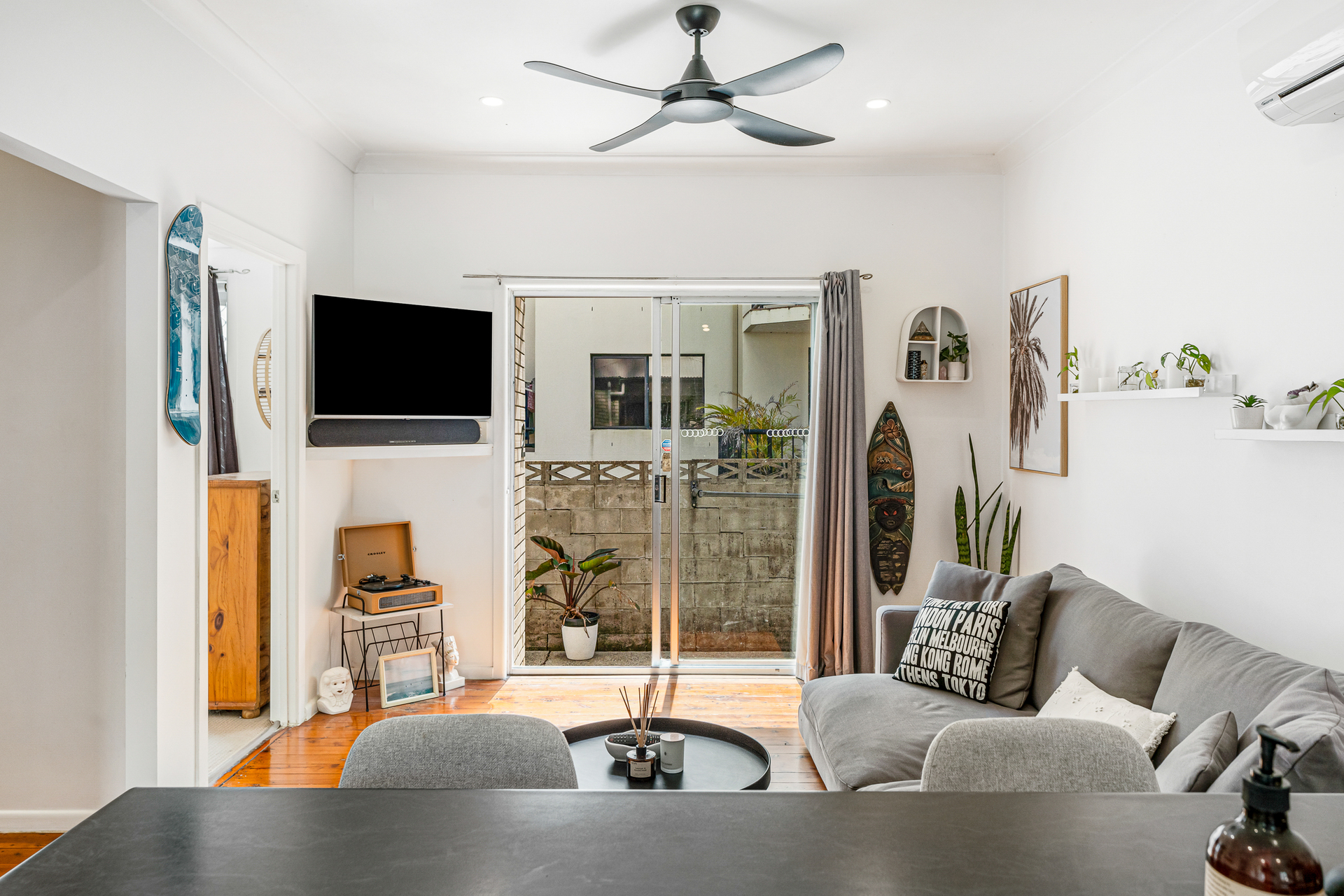 UNIT 2 76 DUTTON ST, COOLANGATTA QLD 4225, 0房, 0浴, Unit