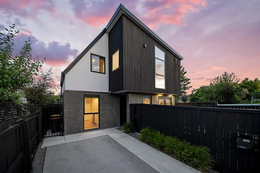 Richmond 2બેડરૂમ Be In Before Christmas - Must Sell!