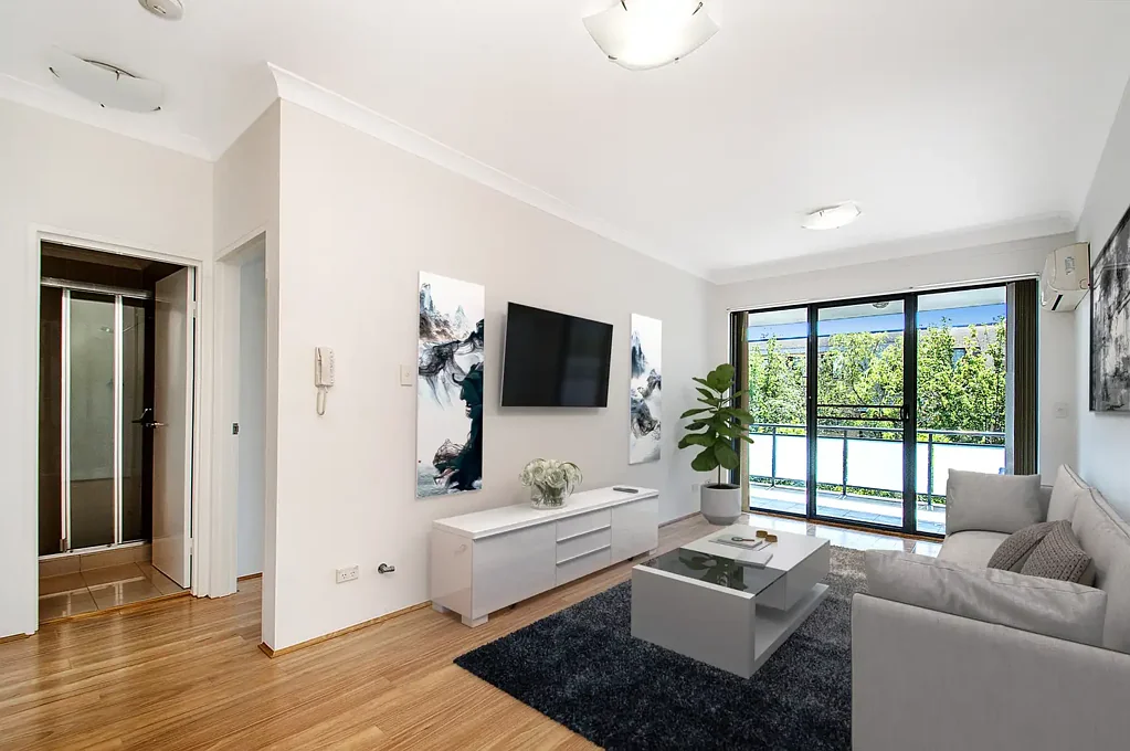 Westmead 1બેડરૂમ Outstanding Oversized Designer Apartment with Street Views in Fabulous Location