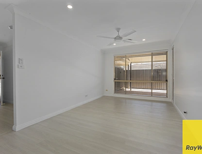 42 Dillwynia Drive, Glenmore Park, Outer Western Sydney, 3 ਕਮਰੇ, 1 ਬਾਥਰੂਮ, House