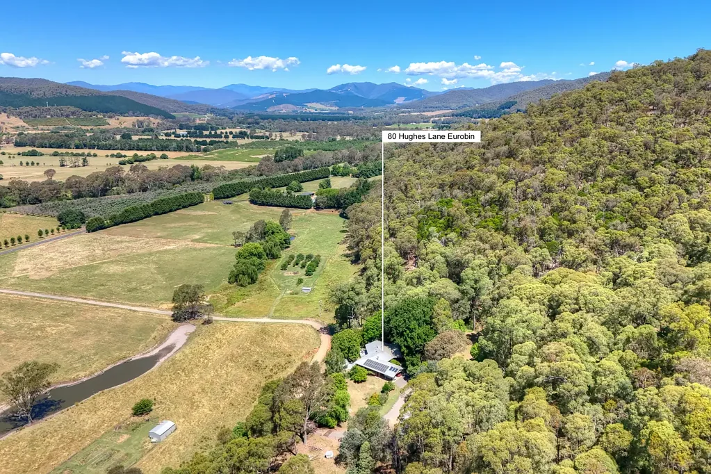 Eurobin 3 Slaapkamer Serene Country Escape with Stunning Valley and Mountain Views