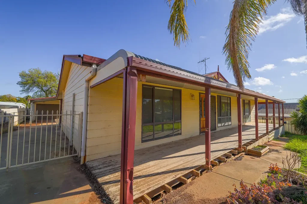 6 Park Street, Parkes, NSW 2870