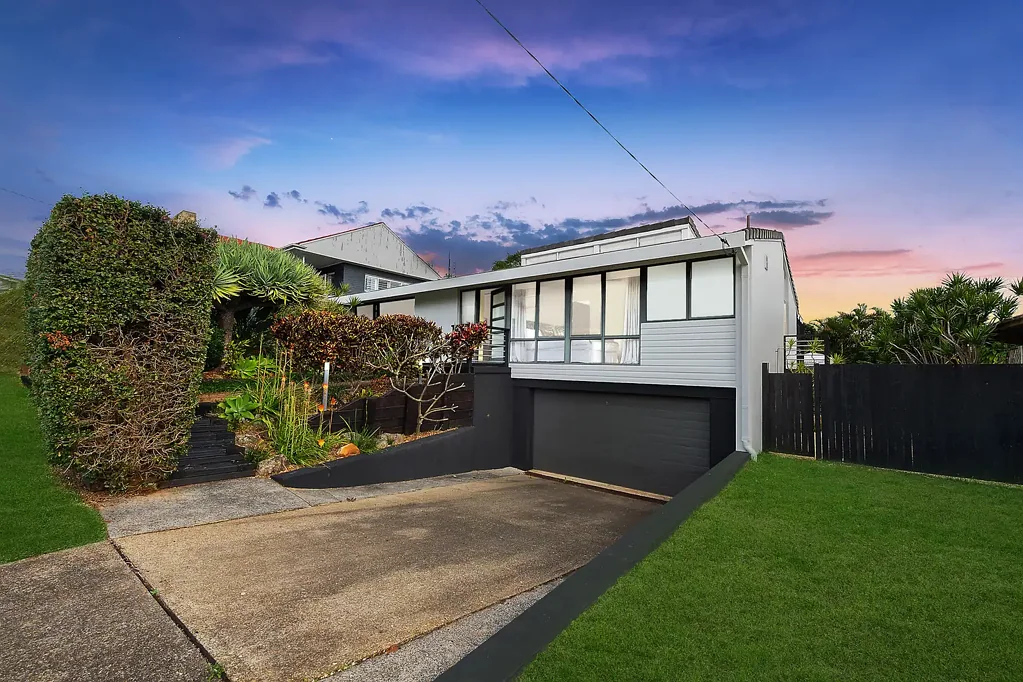Port Macquarie 3ห้องนอน Immaculate character and charm, at Shelly Beach