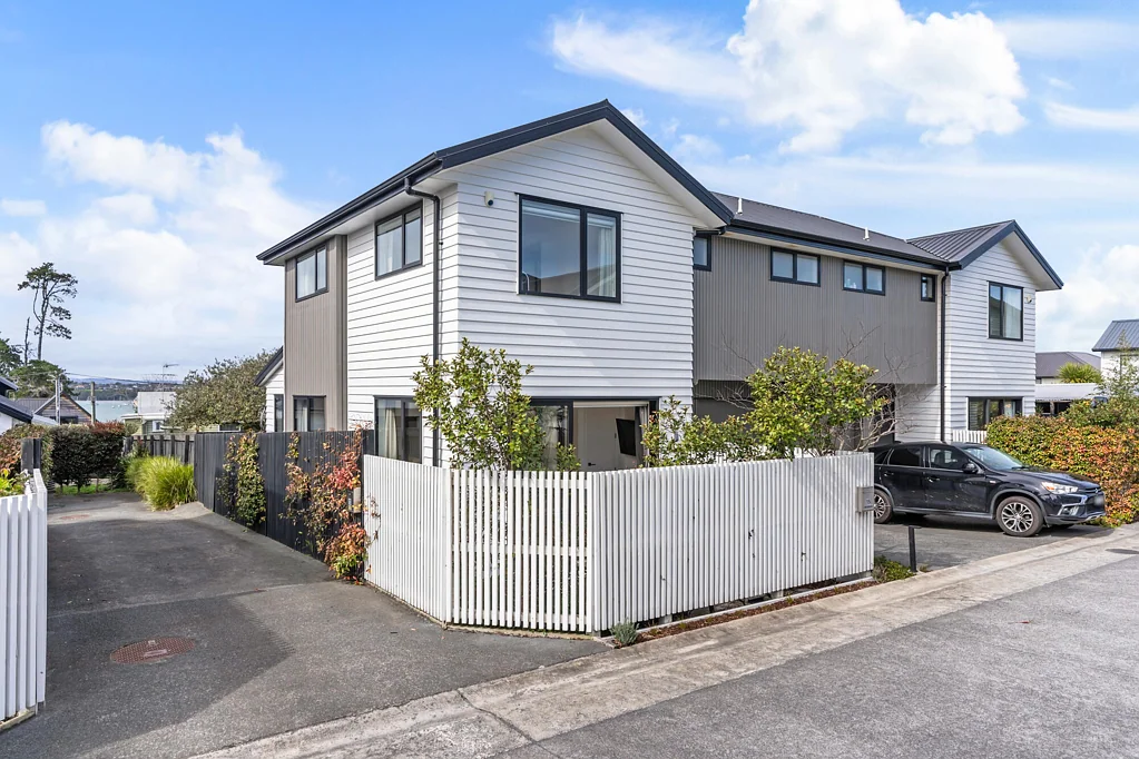 Waiotaiki Bay 3 Slaapkamer Sunshine, Estuary Views & Easy Living