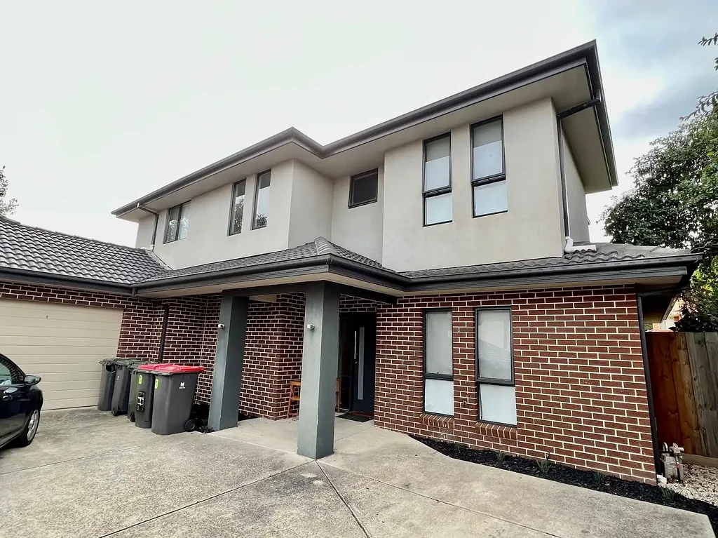 Furnished 1 Bedroom in Clayton