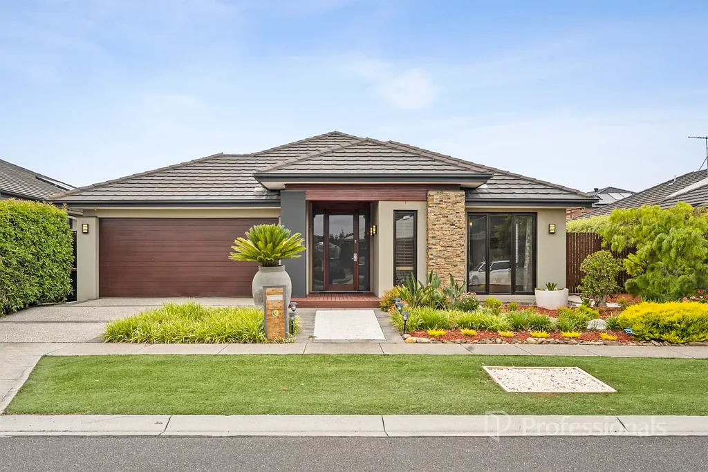 14 Maldive Grove, Point Cook, VIC 3030