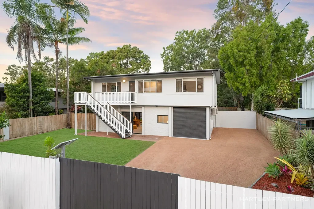 Mount Louisa 4房  Deluxe Poolside Dual Living