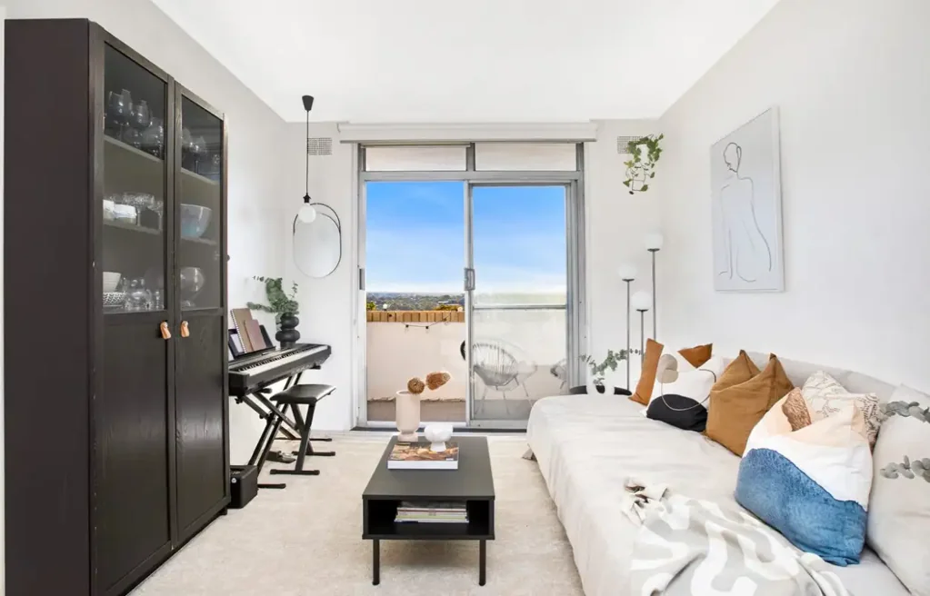 Bright 1-Bedroom Apartment in Prime Location