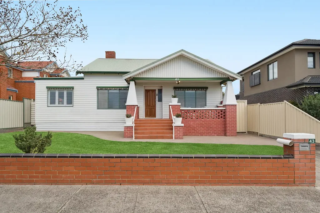 Reservoir 4部屋 Classic Californian Bungalow Charm in a Coveted Oakhill Fringe Location