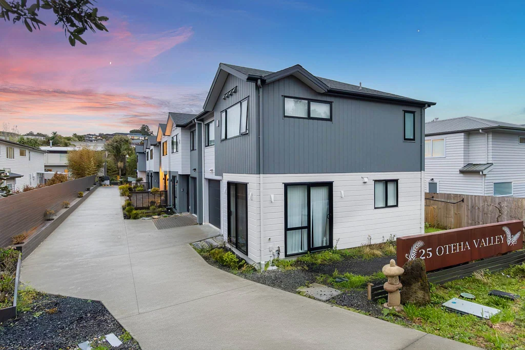 Northcross 4 Slaapkamer Modern Homes, Unbeatable Location