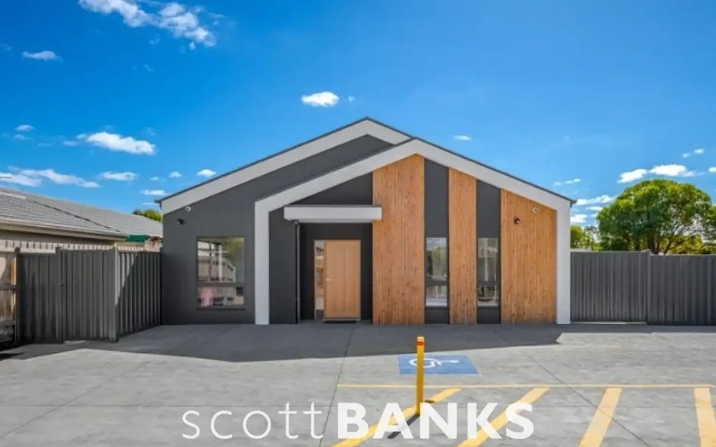 11 Raymond Street, Melton South, VIC 3338