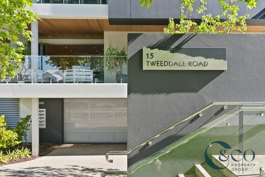 Luxury Ground Floor Apartment in Prime Location