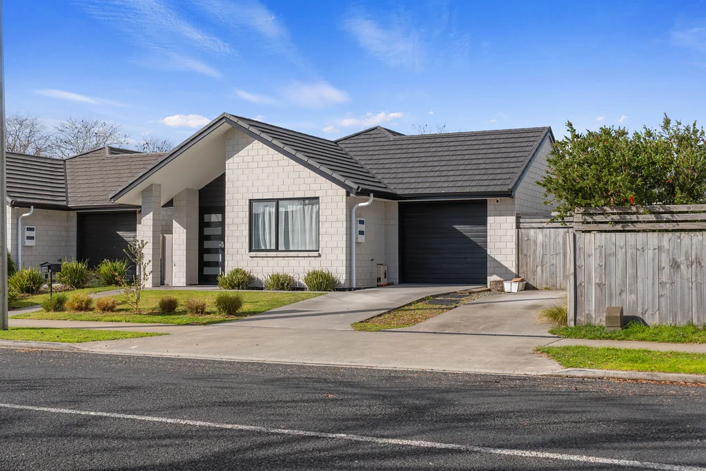 Hamilton East 3 Bedroom Modern Family Comforts